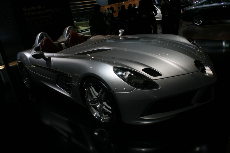 Illustration for article titled 2009 Mercedes McLaren SLR Stirling Moss: $1.01 Million McLaren Madness